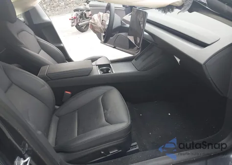 2025 Tesla Model 3 Long Range Rear-Wheel Drive z USA, uszkodzony, nr VIN 5YJ3E1EA3SF915449